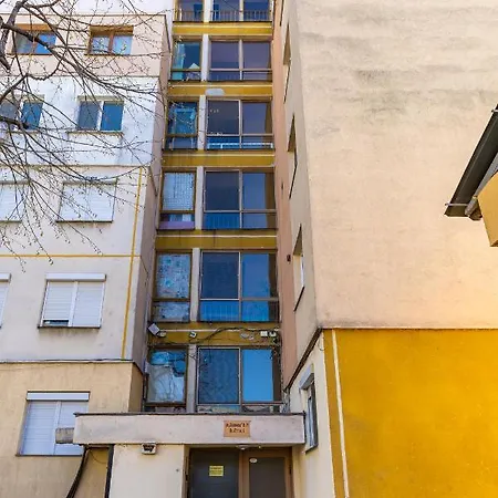 1-bedroom Flat With Balcony In By Flat Mаnager Apartament Płowdiw